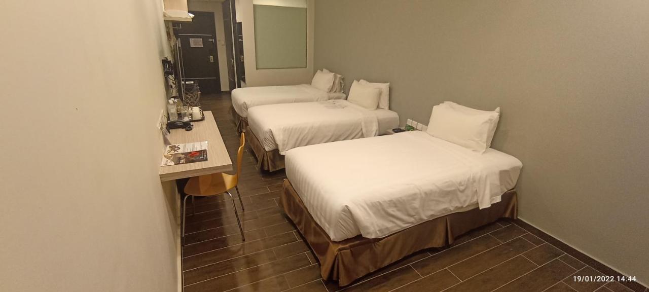 The Klagan Hotel Кота Кинабалу Екстериор снимка