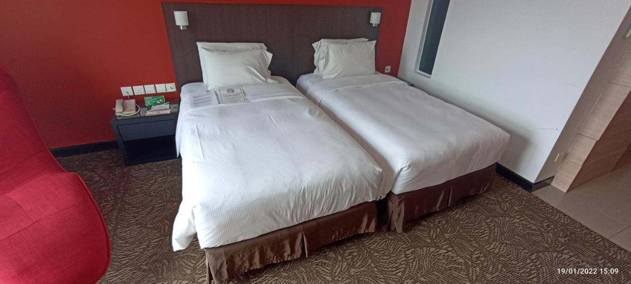 The Klagan Hotel Кота Кинабалу Екстериор снимка