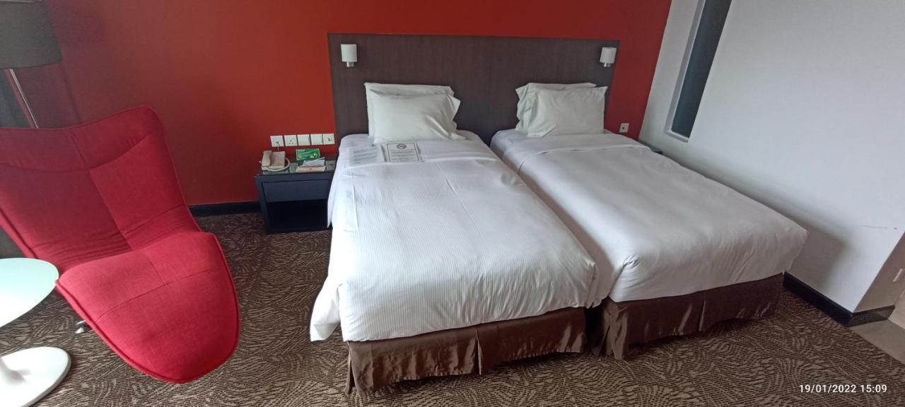 The Klagan Hotel Кота Кинабалу Екстериор снимка