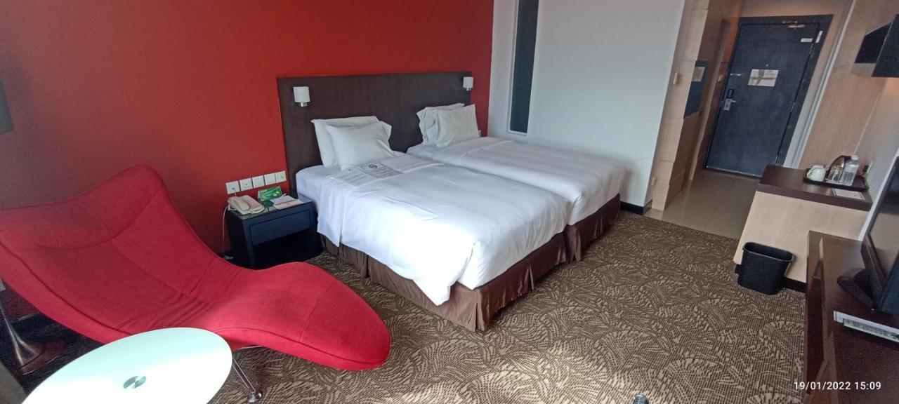 The Klagan Hotel Кота Кинабалу Екстериор снимка