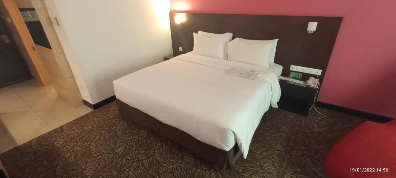 The Klagan Hotel Кота Кинабалу Екстериор снимка