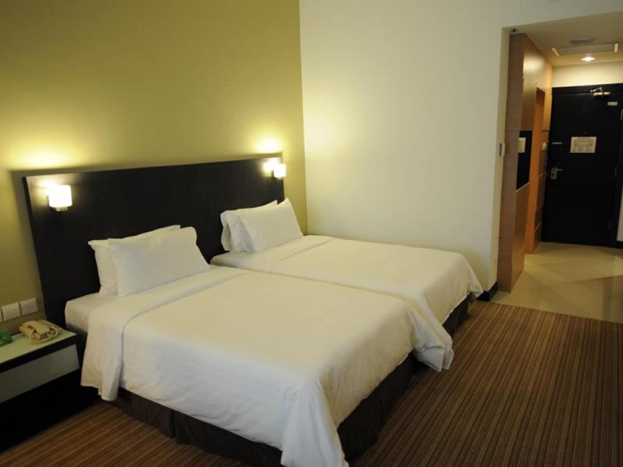 The Klagan Hotel Кота Кинабалу Екстериор снимка